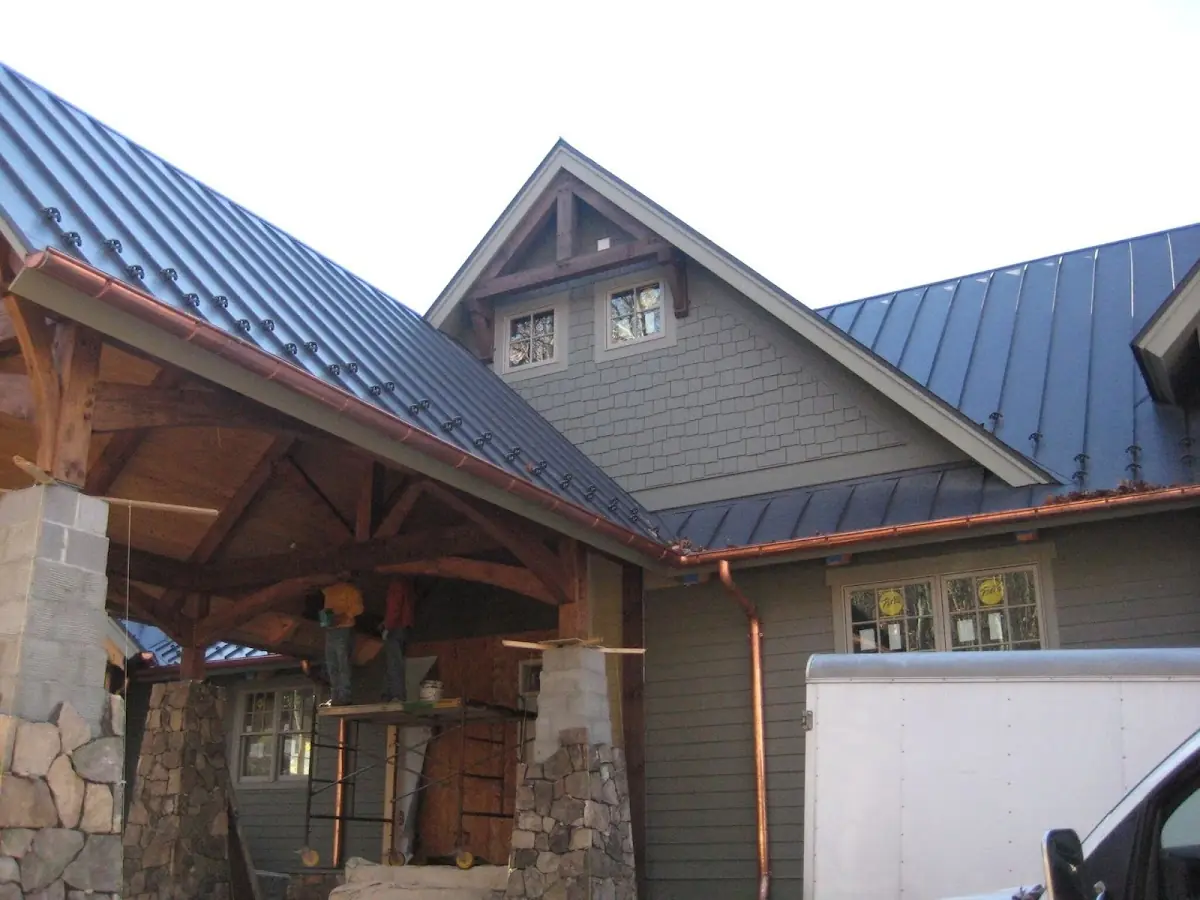 Craftsman Roofing team delivering quality roofing work in Meadedale